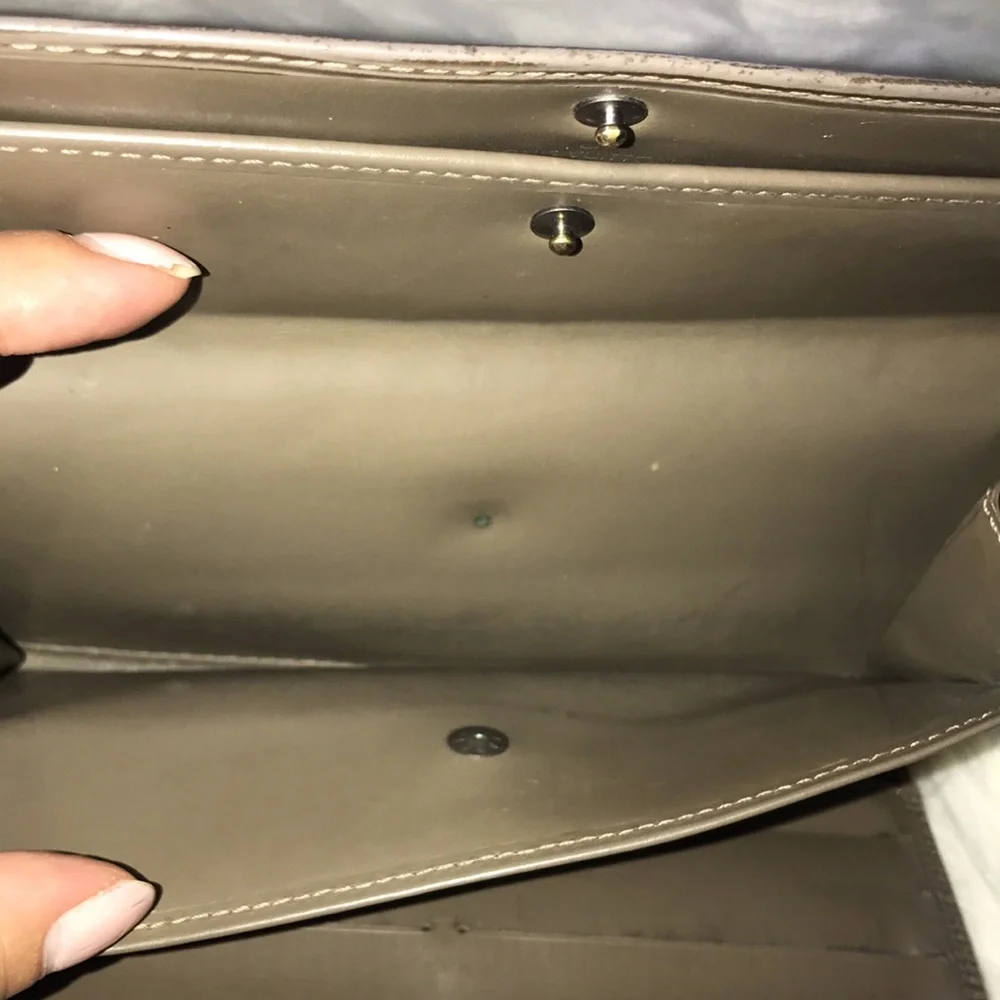 AUTHENTIC EPI LOUIS VUITTON LONG PEPPERED COLORED SNAP WALLET - Picture 8 of 14